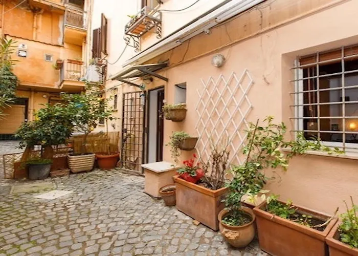 Independent With Garden Heart Of Trastevere John Cabot Lägenhet *
